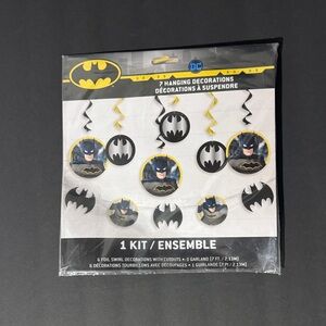 Batman Kit Ensemble Party Decor! NEW UNOPENED!